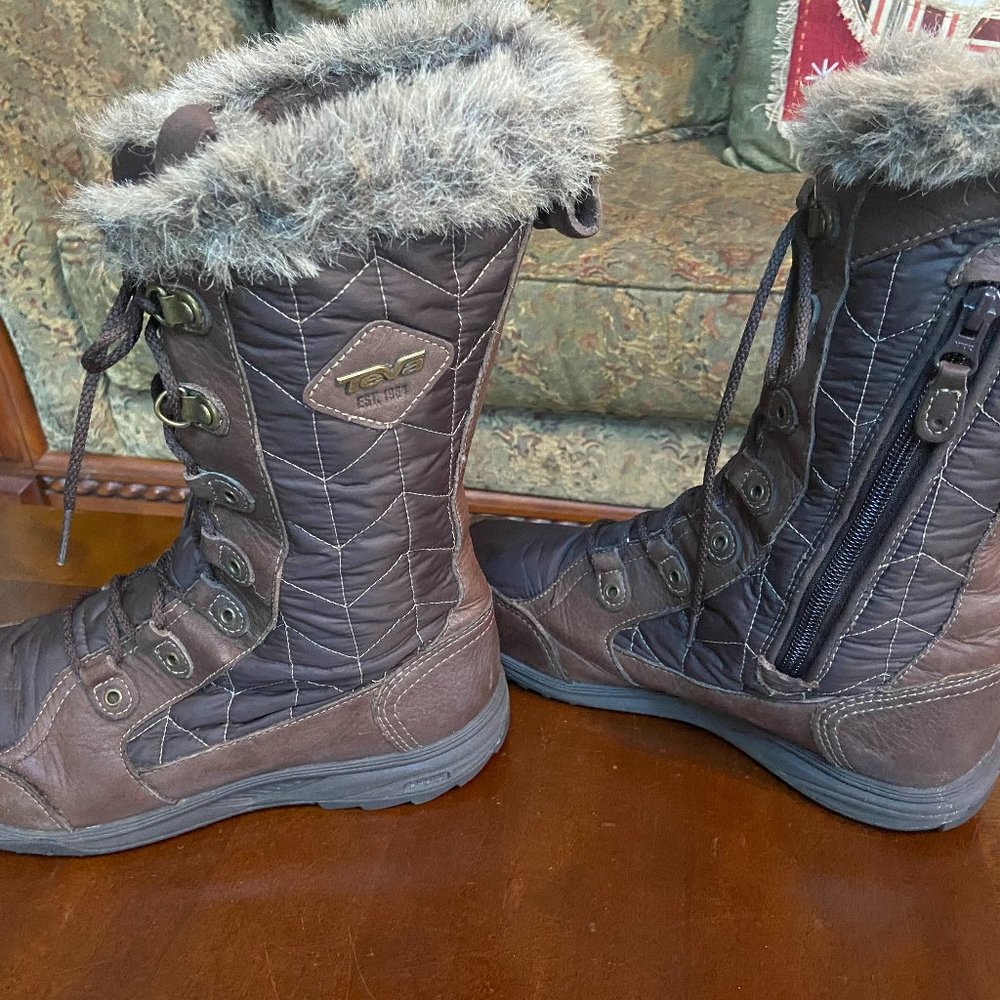 Teva thinsulate waterproof boots